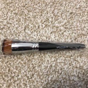 Younique Liquid Foundation Brush